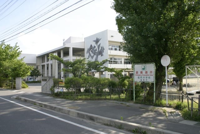 塩尻中学校:約1700m