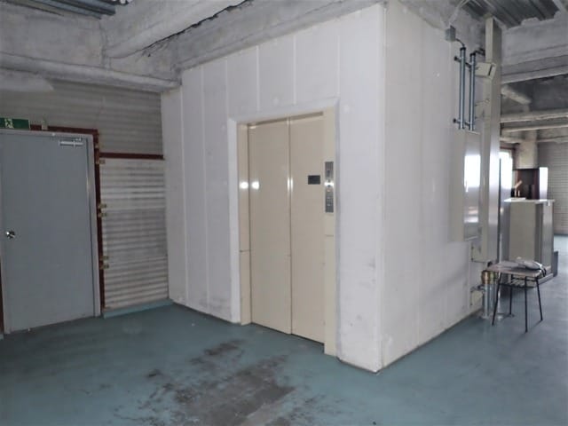 エレベーター（1階～3階の倉庫で使えます）